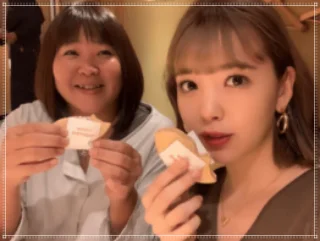 藤田ニコルと母親の画像