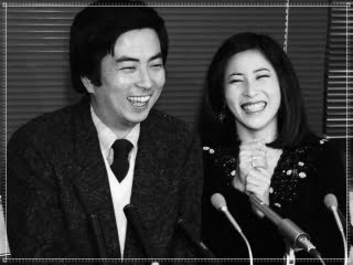 大和田獏と岡江久美子の結婚会見画像