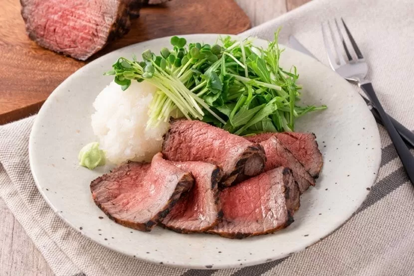 鳥刺しにユッケも!食中毒の危険性がある生食まとめ