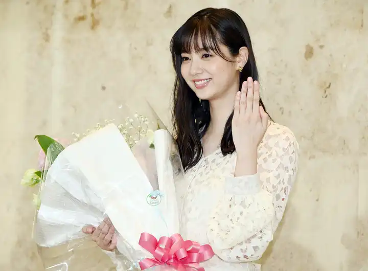 ロケバス婚・新川優愛が夫をオトした衝撃のテクニックとは？