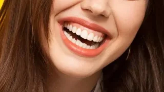 ガミースマイルの芸能人は誰？治し方や原因を調査！可愛いって本当？