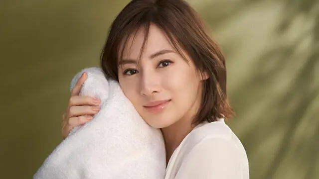 魔女鼻の芸能人まとめ!美人が多い?どんな印象を与える?