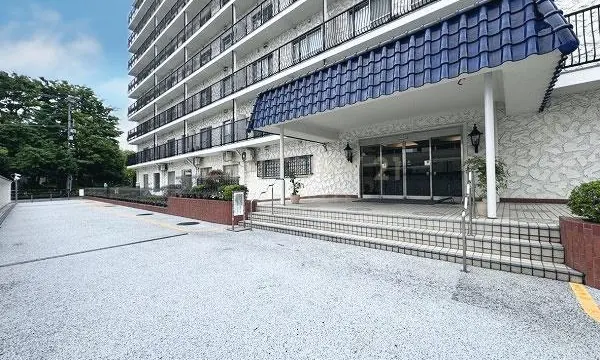 秀和幡ヶ谷レジデンスに住む芸能人は誰?渋谷の北朝鮮と呼ばれる理由も